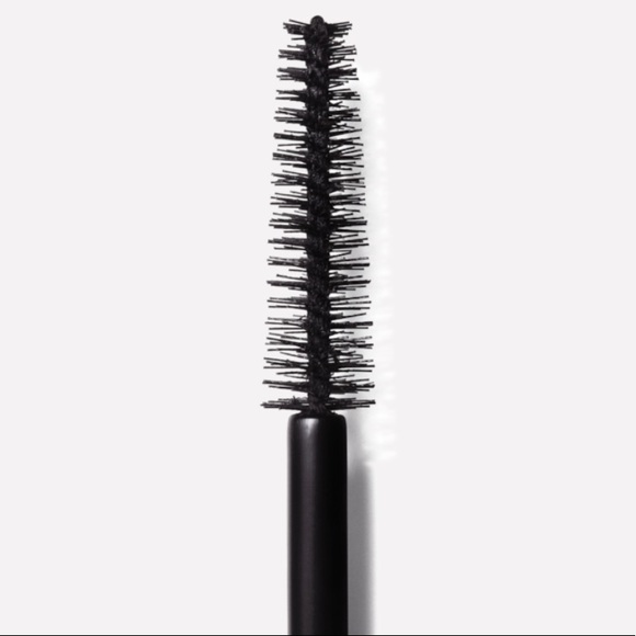 MAC Cosmetics Magic Extension 5 MM Fibre Mascara in Extensive Black - Picture 2 of 8